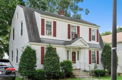 26 Coolidge Rd, Worcester, MA 01602-2709