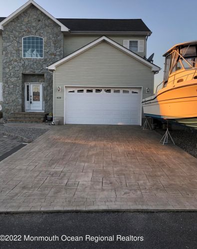 820 Bowline Dr, Lacey NJ  08731-3006 exterior