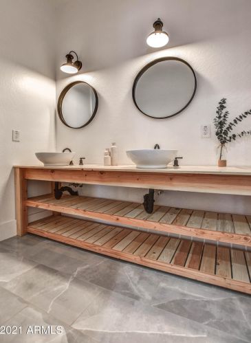 6434 12 St, Phoenix AZ 85086-4804 exterior