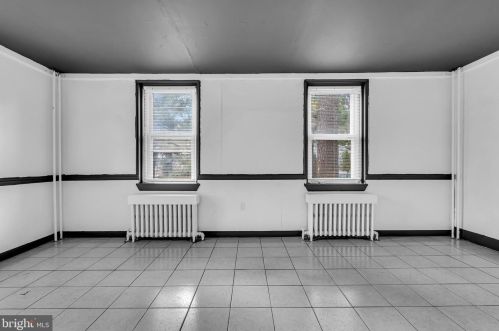 1003 Ironside Rd, Camden NJ 08104-2844 exterior