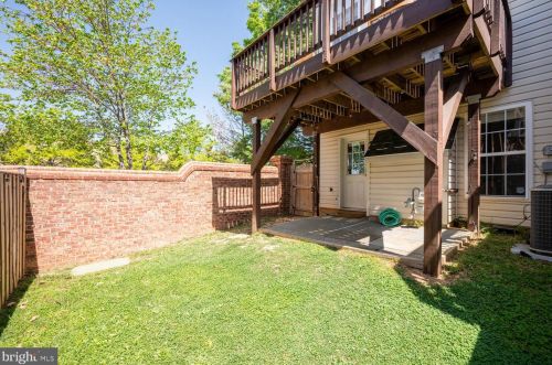 6940 Lerwick Ct, Alexandria VA  22315-5717 exterior