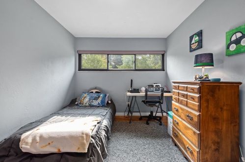 1134 Arrowood Dr, Pittsburgh PA 15243-1802 exterior