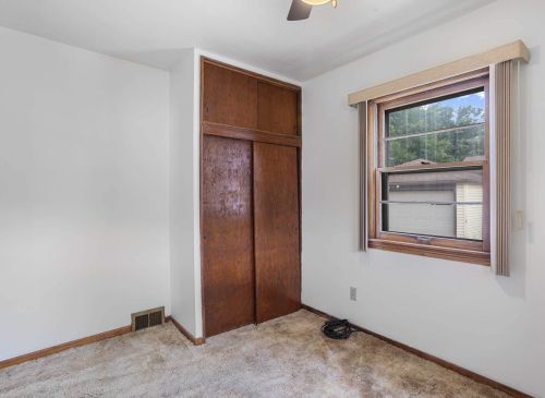 5356 49, Milwaukee WI 53208-1105 exterior