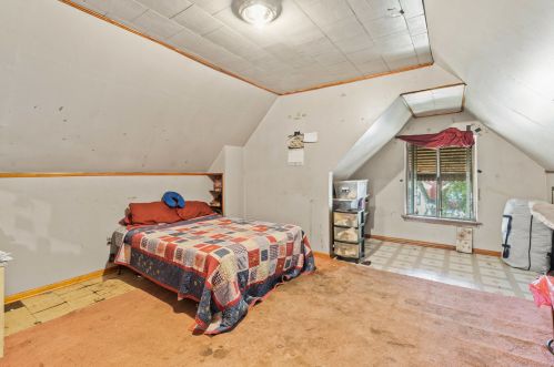 7733 Hamilton Ave, Chicago IL 60618-3917 exterior