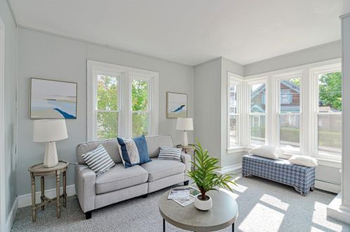 98 Bellingham St, Woonsocket, RI 02895-1412