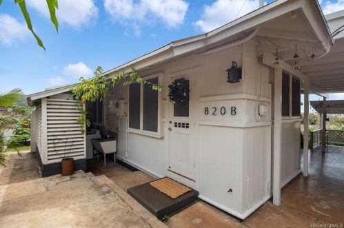 820 12th Ave, Honolulu, HI 96816-2266