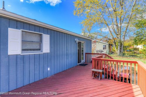 26 Laurelton Ave, Jackson Twp NJ  08527-2437 exterior