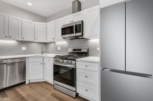 3025 Spaulding Ave, Chicago IL 60618-6808 exterior