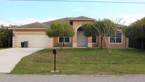 3891 Mccrory St, Fort Pierce, FL 34953-3913