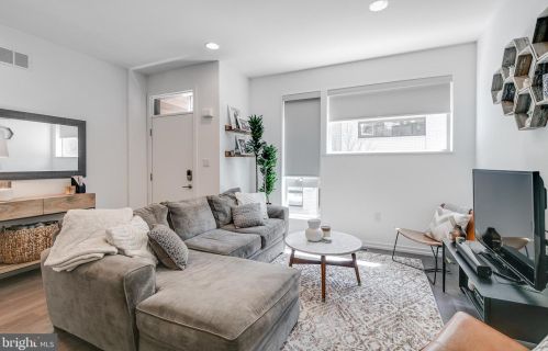 938 Leithgow St, Philadelphia PA  19123-1440 exterior