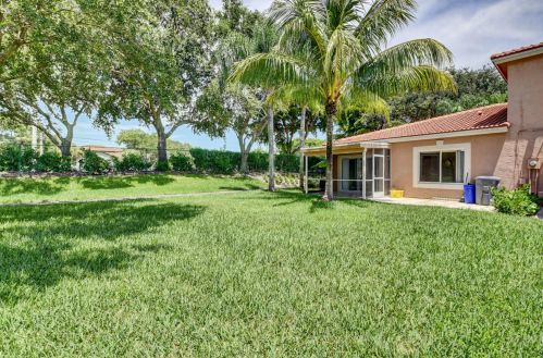 9757 Kamena Cir, Boynton Beach FL 33436-3958 exterior