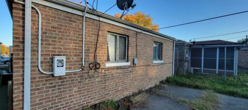 10204 Crandon Ave, Chicago, IL 60617-5619