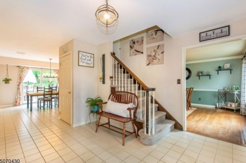 54 Longview Ave, Dover, NJ 07869-3006