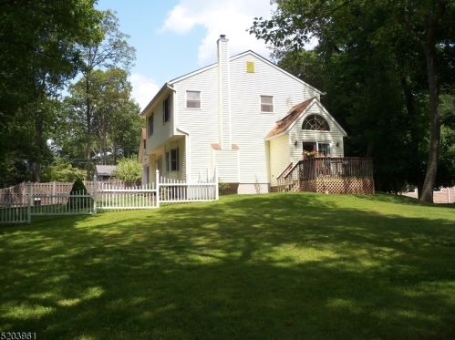 12 Ridge Rd, Hopatcong, NJ 07843-1919