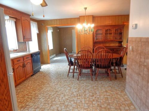 75 Smith St, Derby CT 06418-1217 exterior