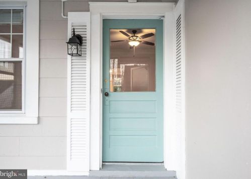 16 Masonic View Ave, Alexandria VA  22301-2204 exterior