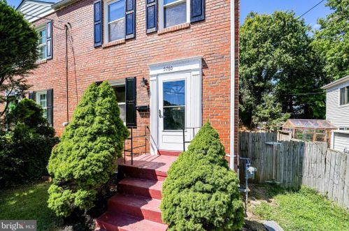 5760 Biscayne Dr, Alexandria VA  22303-1902 exterior