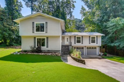 4078 Valley Brook Rd, Lithonia, GA 30039-4223