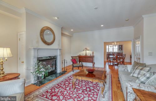 124 Bainbridge St, Philadelphia PA 19147-1866 exterior