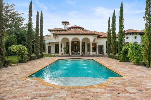 8060 Twin Lk Dr, Boca Raton FL 33496-1945 exterior