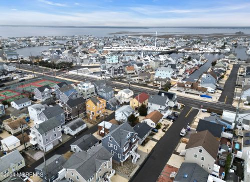 125 Throssell Rd, Lavallette NJ 08735-3230 exterior