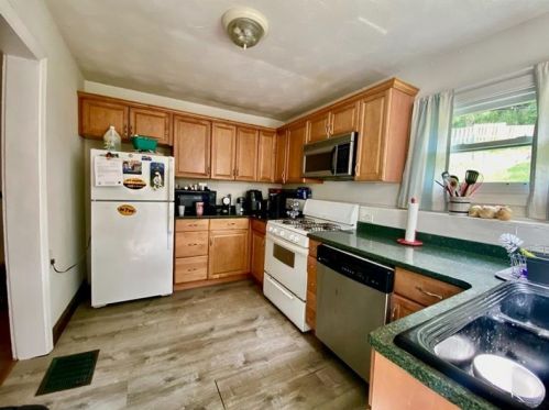 210 Mathilda St, Pittsburgh PA 15224-2143 exterior