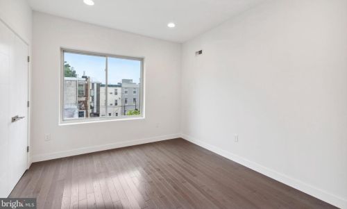 2120 Franklin St, Philadelphia PA 19133-2107 exterior