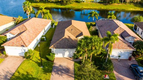 10102 Chadwick Dr, Fort Pierce FL  34987-2420 exterior