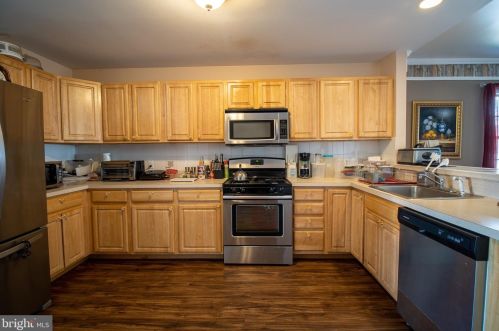 1065 Melrose Ave, Trenton NJ 08629-2507 exterior