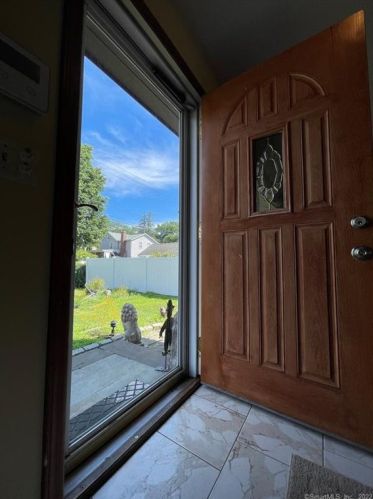 25 Phillips St, Norwalk, CT 06854-1205