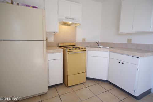 2466 Balboa Ave, Tucson AZ  85705-4407 exterior