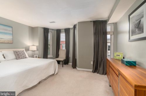 1357 Emerald St, Washington DC 20002-5431 exterior