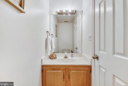 8209 Roxbury Dr, Alexandria VA 22309-3728 exterior