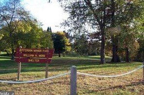 2809 James Dr, Alexandria VA  22303-1338 exterior