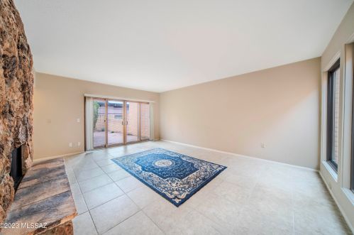 5050 South Regency Cir, Tucson AZ 85711-3043 exterior