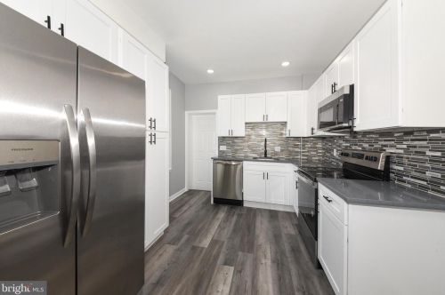 18 Durham St, Philadelphia PA 19119-1820 exterior