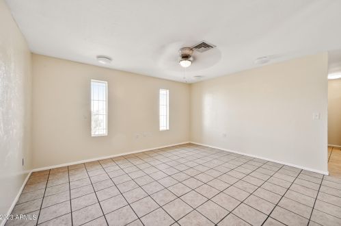 6747 Black Canyon Hwy, Phoenix AZ  85015-1029 exterior