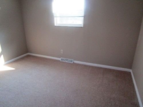 47 Pne Vly Dr, Pittsburgh PA 15239-2841 exterior