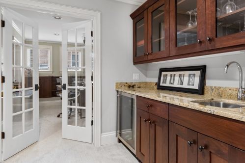 2111 Grace St, Chicago IL 60618-4901 exterior