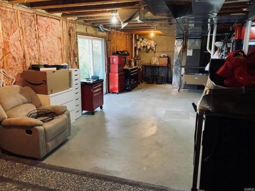 4324 Northpoint Cir, Saint Louis MO 63129-2386 exterior