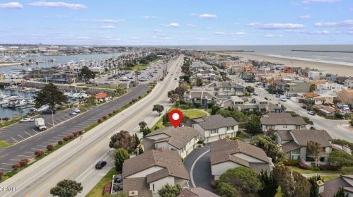 3354 Sunset Ln, Oxnard CA 93035-4128 exterior