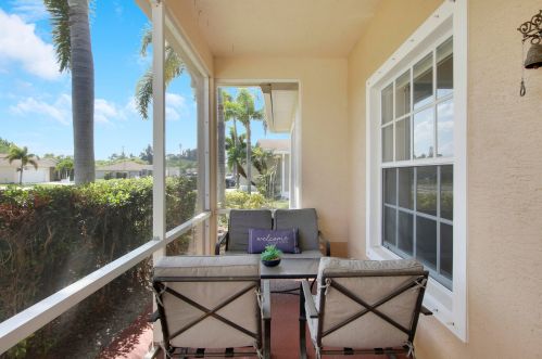 6425 Las Palmas Way, Fort Pierce FL  34952-9033 exterior