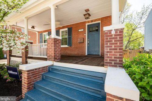 301 Raymond Ave, Alexandria VA 22301-1037 exterior