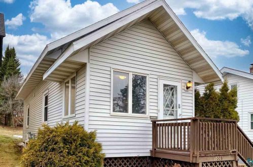 1009 5th St, Duluth, MN 55806-2332