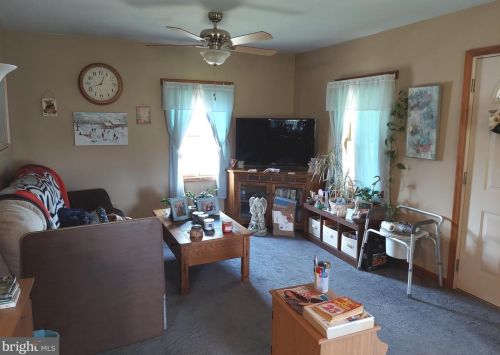 1170 Frederick Pike, Littlestown PA 17340-9381 exterior