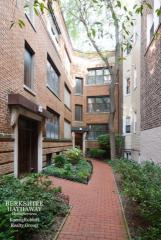 852 Barry Ave, Chicago IL  60657-4423 exterior