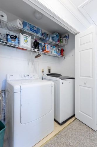 35 Red Oak Hl, Torrington CT 06790-8080 exterior