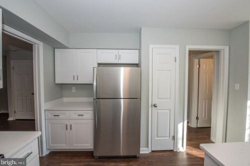 50 Woodside Rd, Ardmore PA 19003-1437 exterior