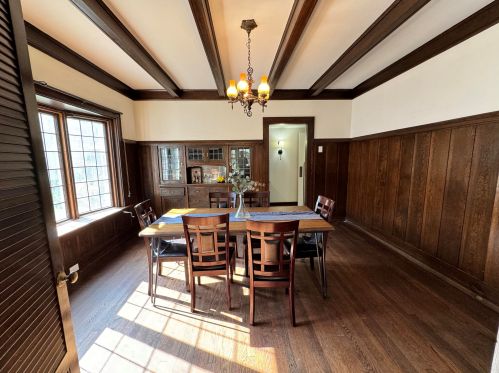 3225 Hackett Ave, Milwaukee WI 53211-3140 exterior