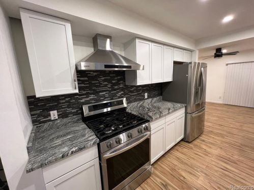 24086 Annapolis St, Dearborn Heights MI  48125-1914 exterior